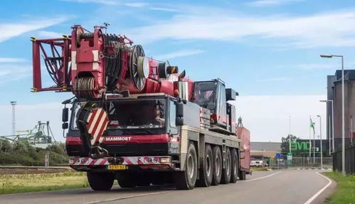 全球最富有吊裝公司 買(mǎi)吊車(chē)算什么？3000噸起重機(jī)我們自己做！